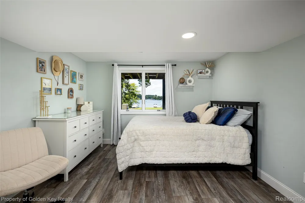 1210 W Oakley Park Road Commerce Charter Township, MI 48390