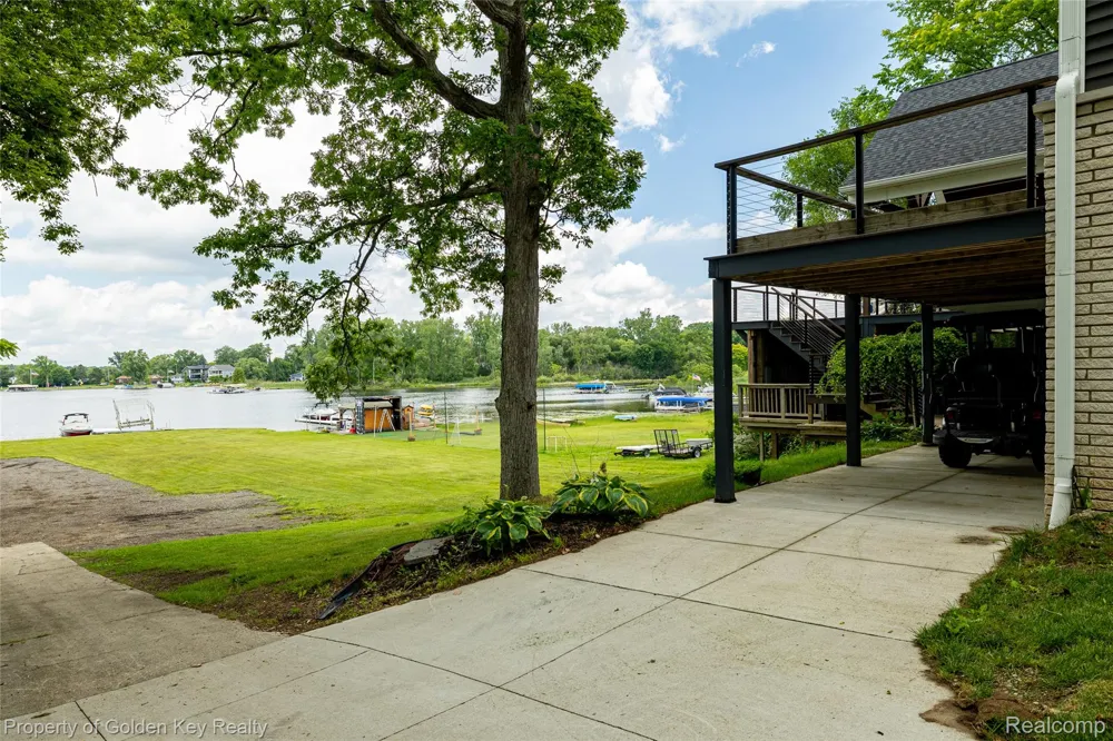 1210 W Oakley Park Road Commerce Charter Township, MI 48390