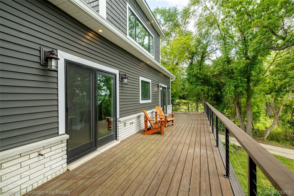 1210 W Oakley Park Road Commerce Charter Township, MI 48390