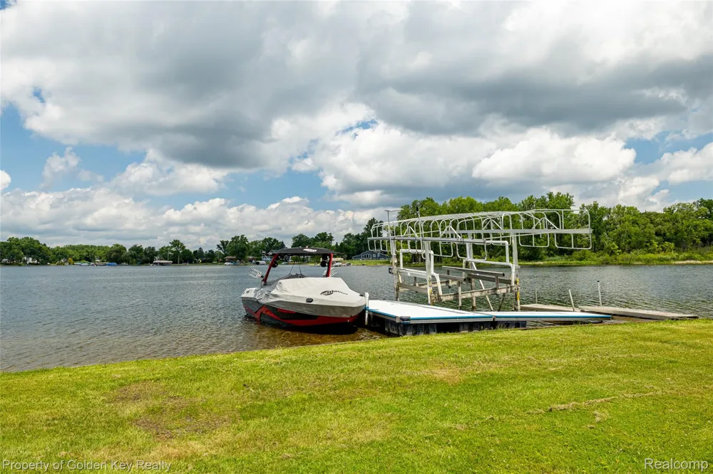 1210 W Oakley Park Road Commerce Charter Township, MI 48390