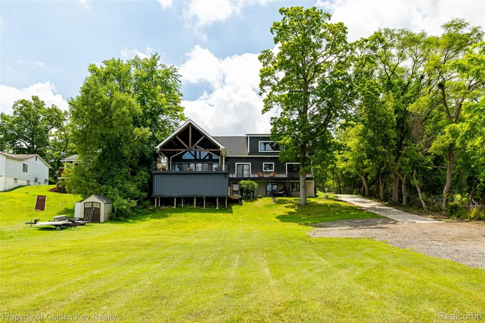 1210 W Oakley Park Road Commerce Charter Township, MI 48390