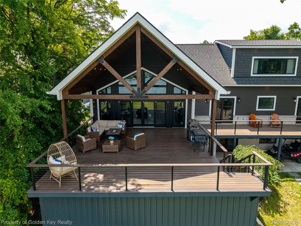 1210 W Oakley Park Road Commerce Charter Township, MI 48390
