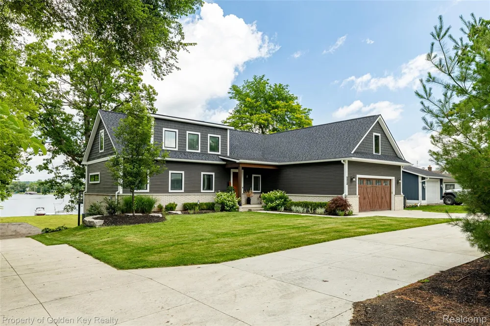 1210 W Oakley Park Road Commerce Charter Township, MI 48390