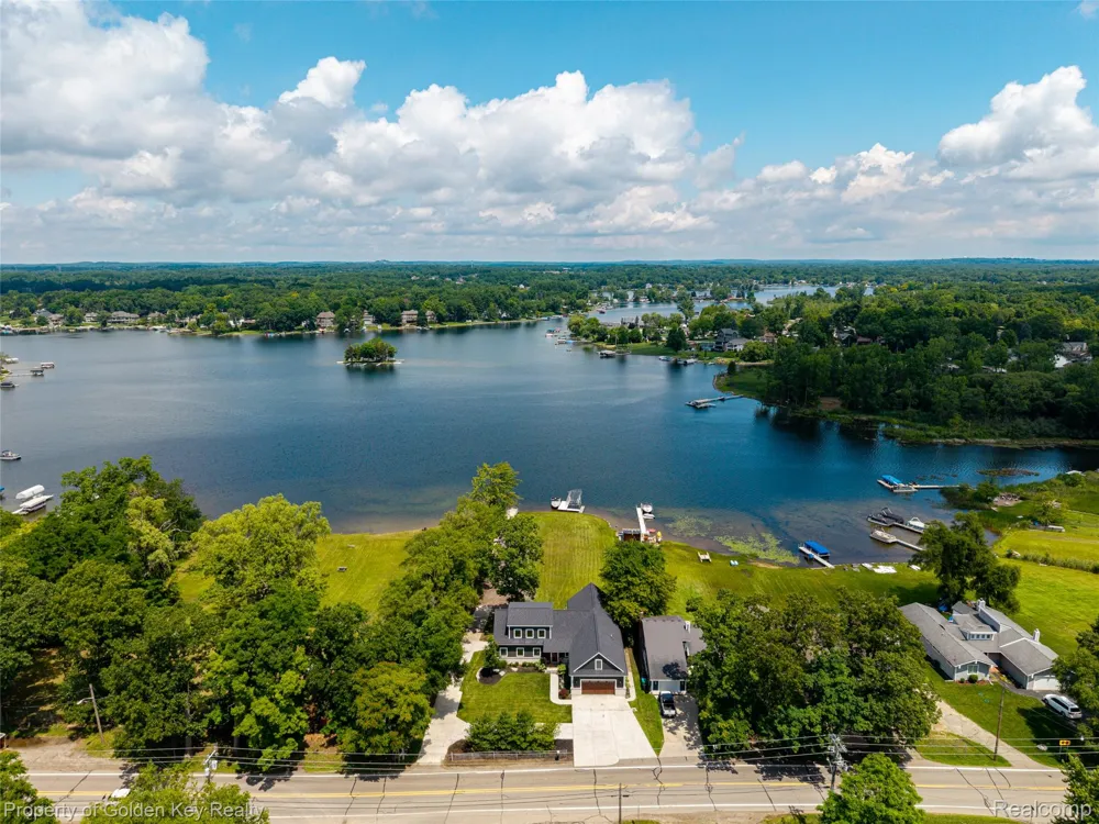 1210 W Oakley Park Road Commerce Charter Township, MI 48390