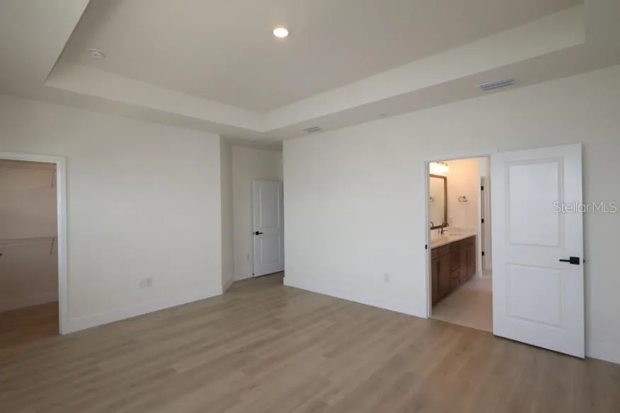 1650 SPRINGWELL LANE Sarasota, FL 34240