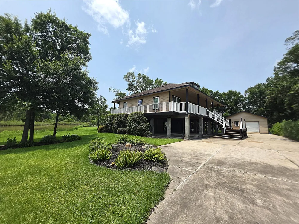 3530 Highway 146 S Shoreacres, TX 77571