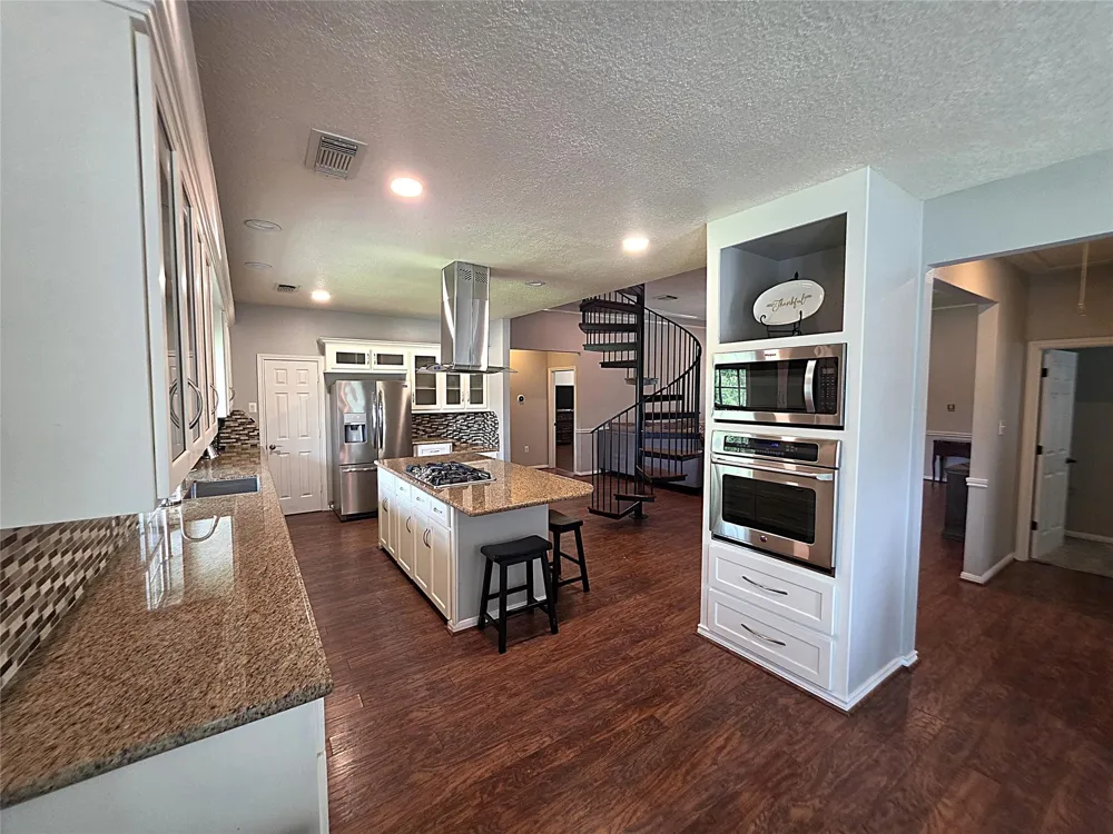 3530 Highway 146 S Shoreacres, TX 77571