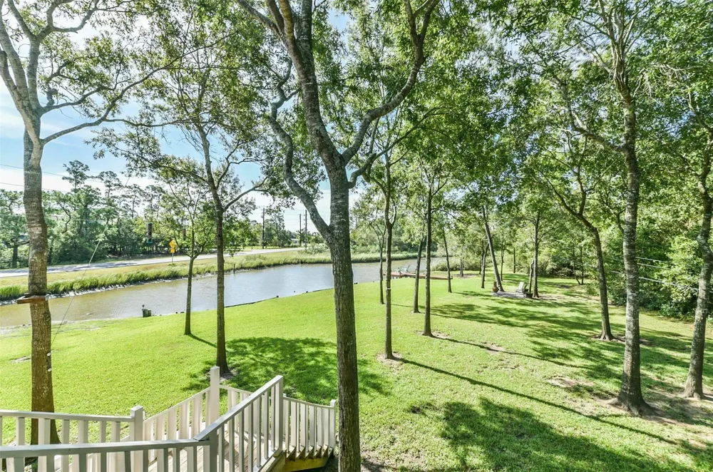 3530 Highway 146 S Shoreacres, TX 77571