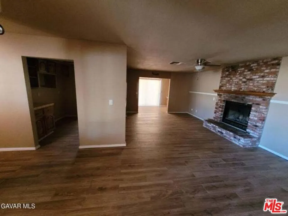 9825 Sally Avenue California City, CA 93505