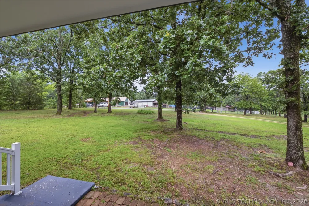 1575 E 565 ROAD Locust Grove, OK 74352