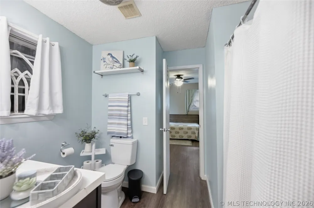 1575 E 565 ROAD Locust Grove, OK 74352