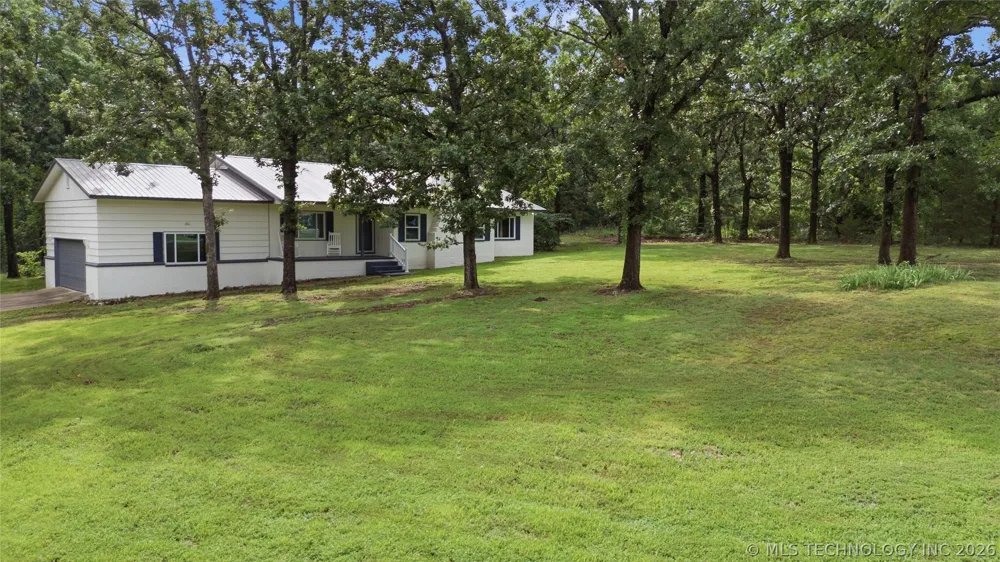 1575 E 565 ROAD Locust Grove, OK 74352