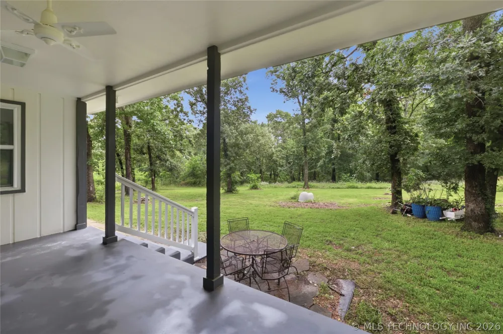 1575 E 565 ROAD Locust Grove, OK 74352