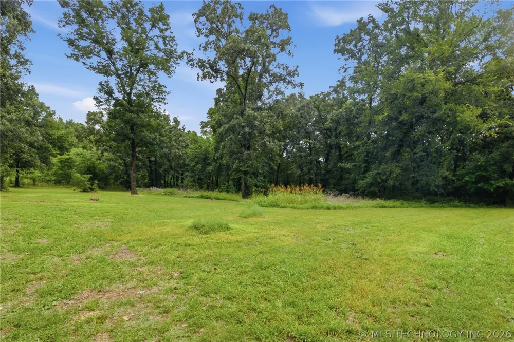 1575 E 565 ROAD Locust Grove, OK 74352
