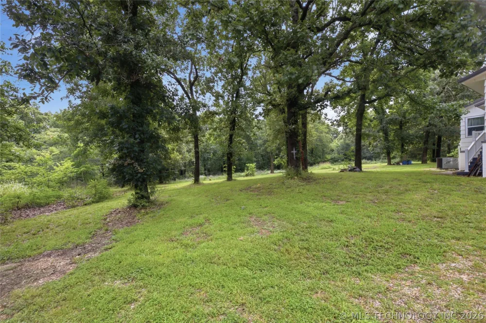 1575 E 565 ROAD Locust Grove, OK 74352