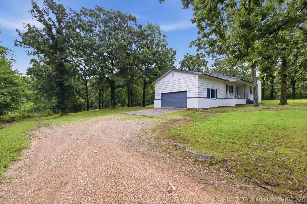 1575 E 565 ROAD Locust Grove, OK 74352