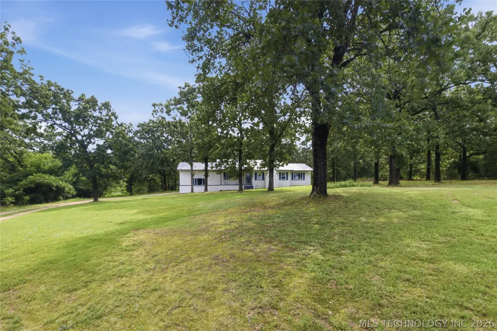 1575 E 565 ROAD Locust Grove, OK 74352