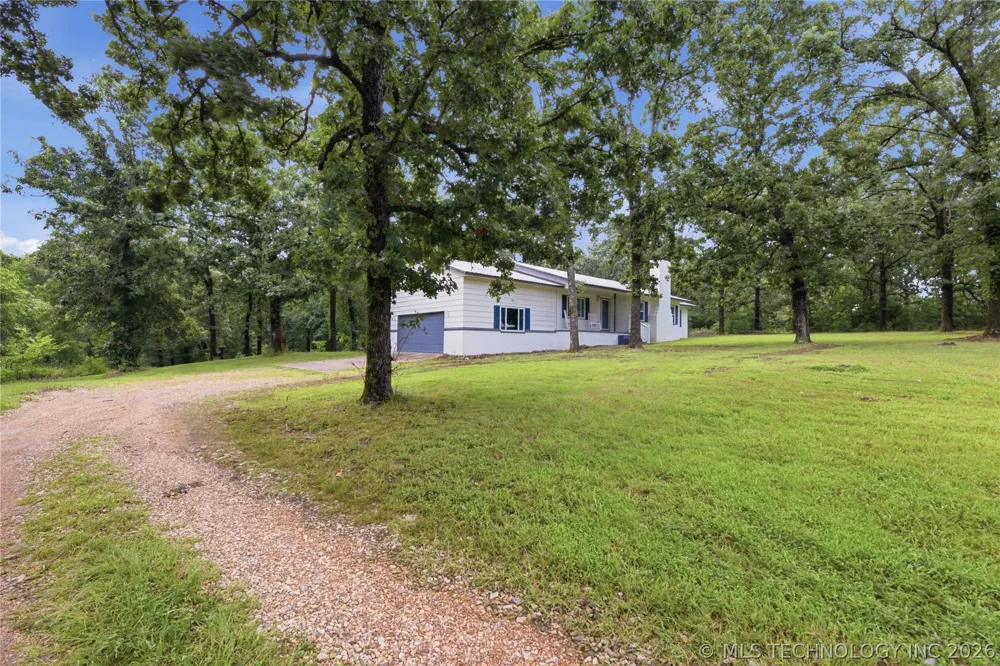1575 E 565 ROAD Locust Grove, OK 74352