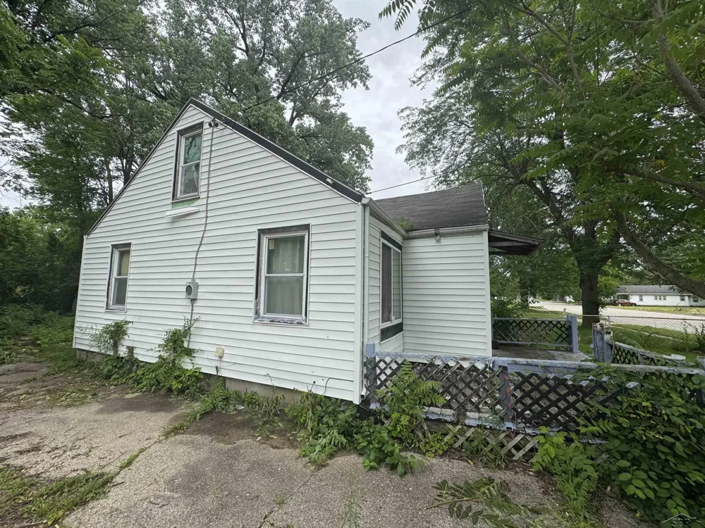 4115 Hess Avenue Saginaw City, MI 48601