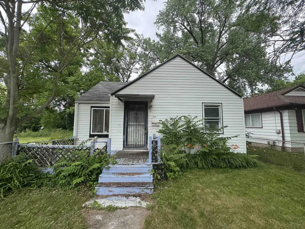 4115 Hess Avenue Saginaw City, MI 48601