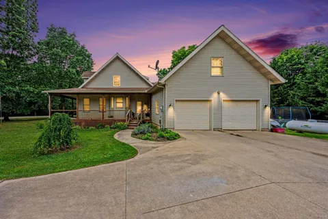 15757 Oakshore Drive