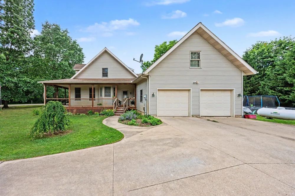 15757 Oakshore Drive Fabius Township, MI 49093