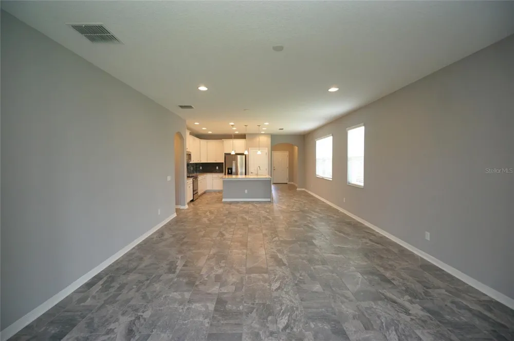 19460 BLOSSOM VINE LANE Lutz, FL 33558