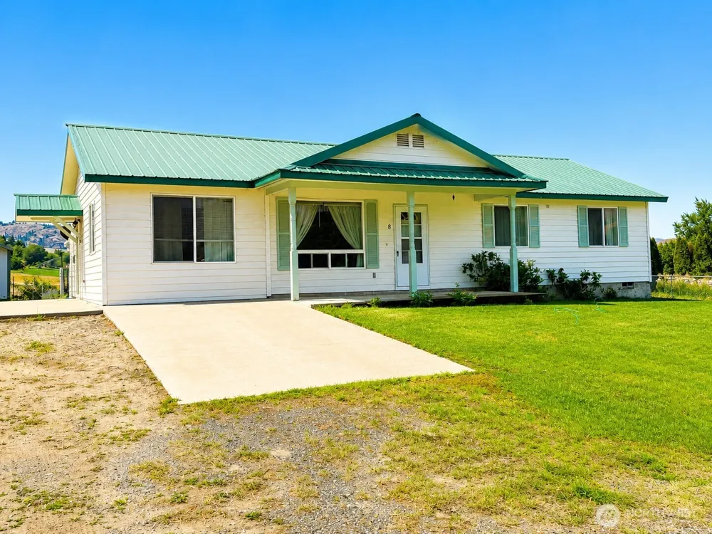8 Orchard Loop S. Tonasket, WA 98855