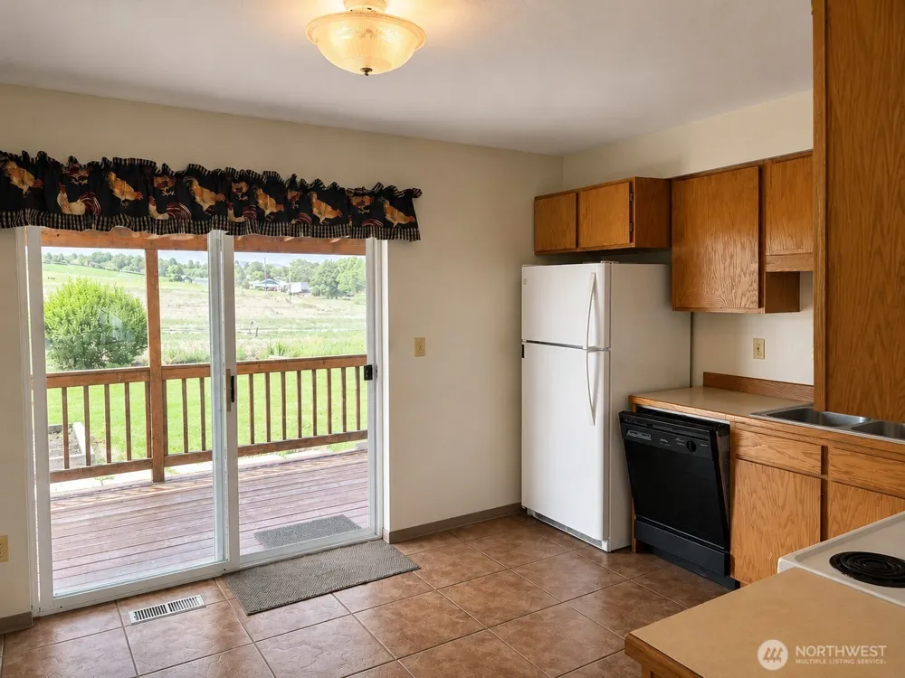 8 Orchard Loop S. Tonasket, WA 98855