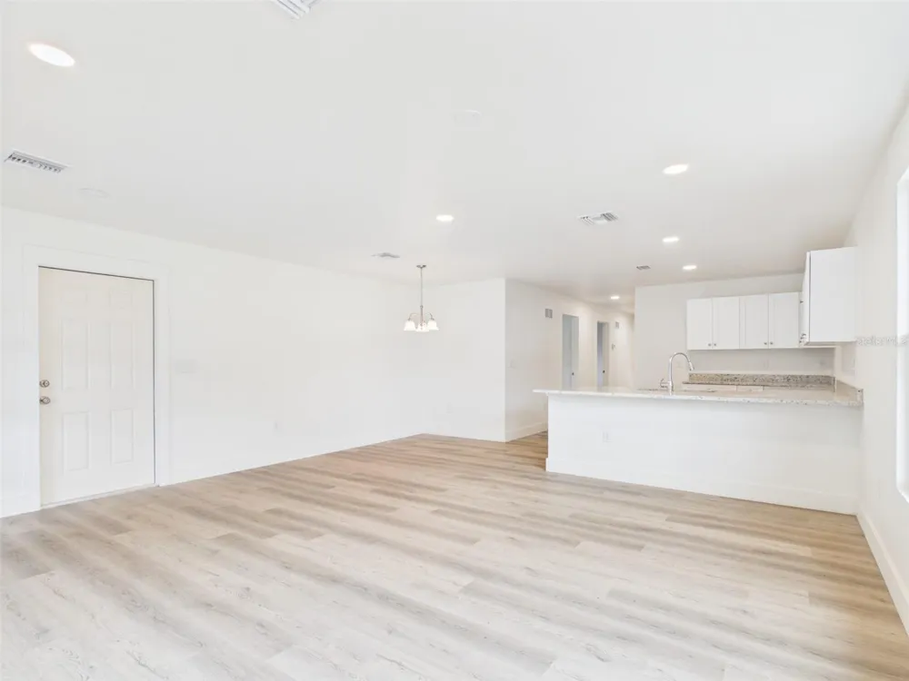 638 W 7TH STREET Lakeland, FL 33805