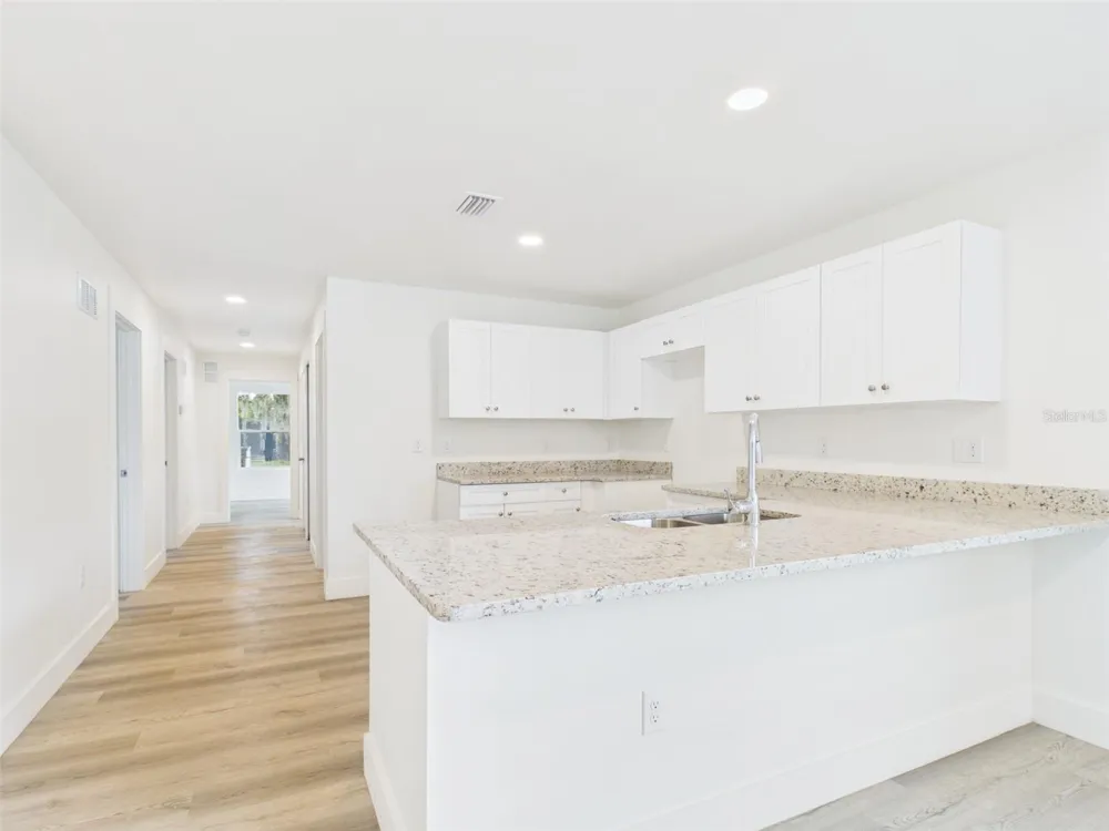 638 W 7TH STREET Lakeland, FL 33805