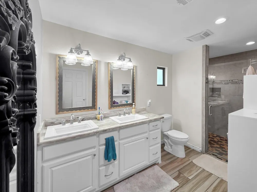 1255 E Pineshadows Drive Sour Lake, TX 77659