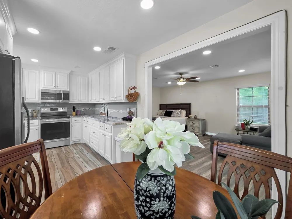 1255 E Pineshadows Drive Sour Lake, TX 77659