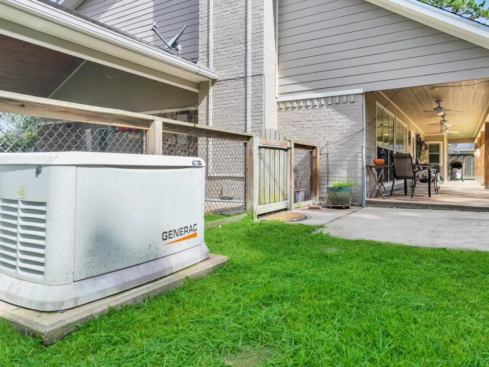 1255 E Pineshadows Drive Sour Lake, TX 77659