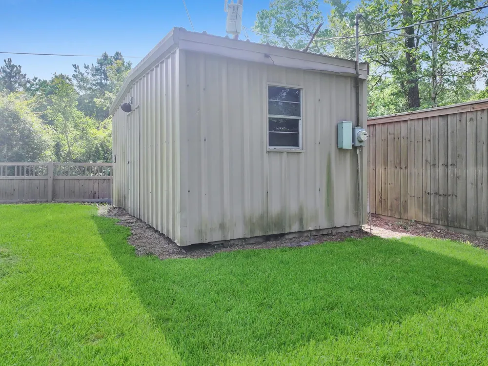 1255 E Pineshadows Drive Sour Lake, TX 77659