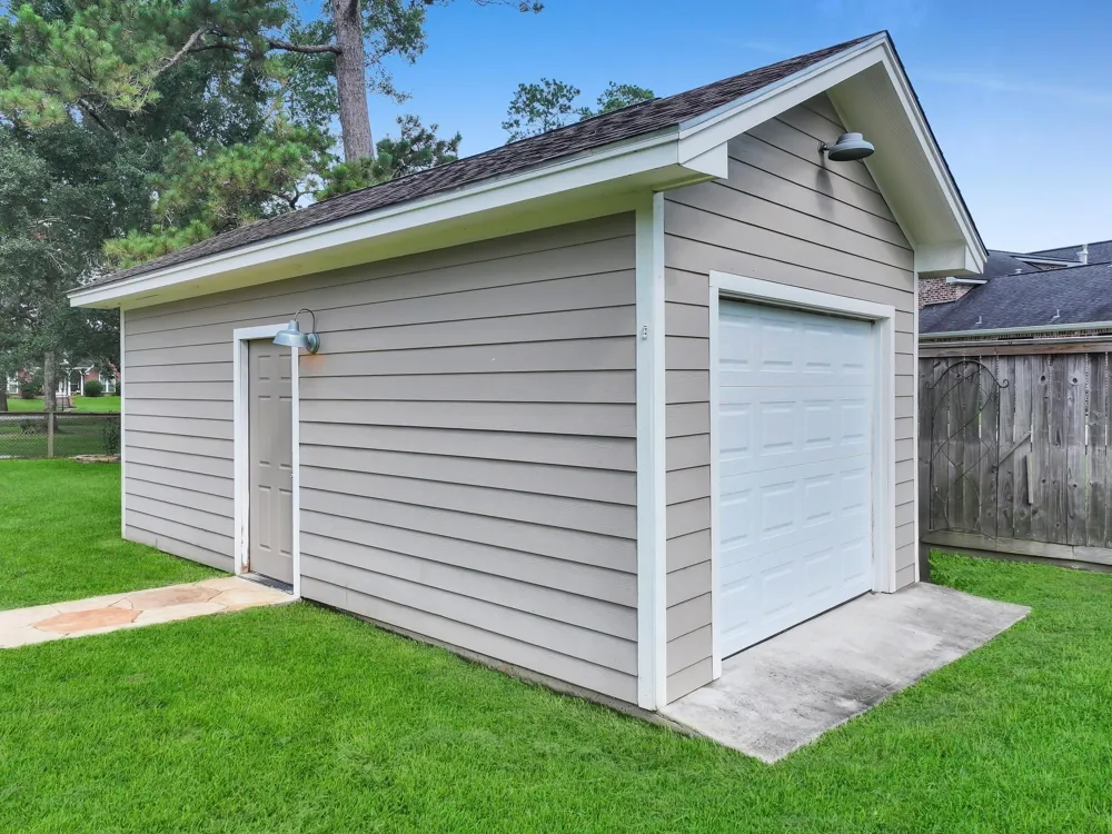 1255 E Pineshadows Drive Sour Lake, TX 77659