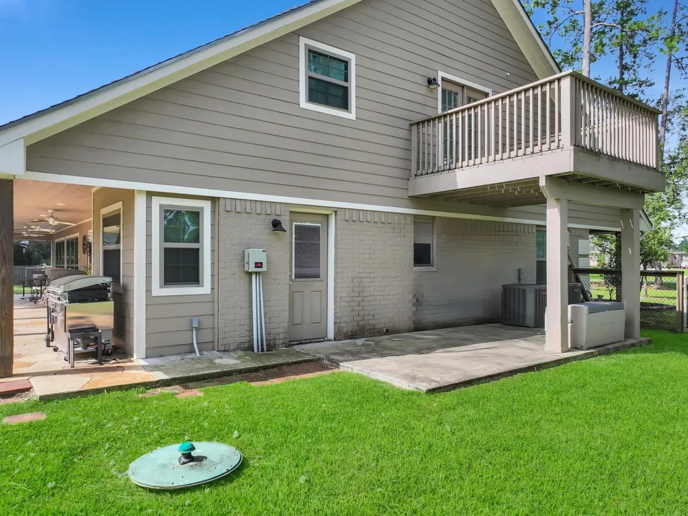 1255 E Pineshadows Drive Sour Lake, TX 77659