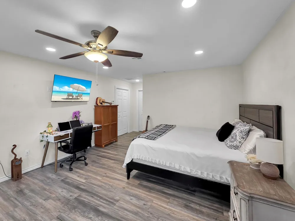 1255 E Pineshadows Drive Sour Lake, TX 77659