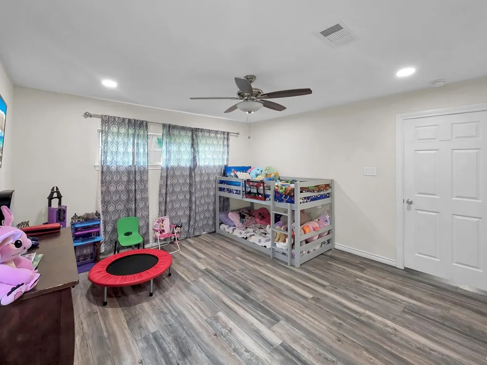 1255 E Pineshadows Drive Sour Lake, TX 77659