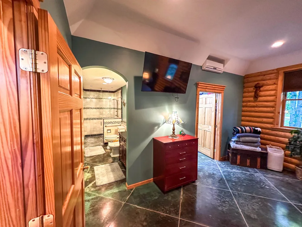 8157 NW Kellogg Road Clearwater Township, MI 49612