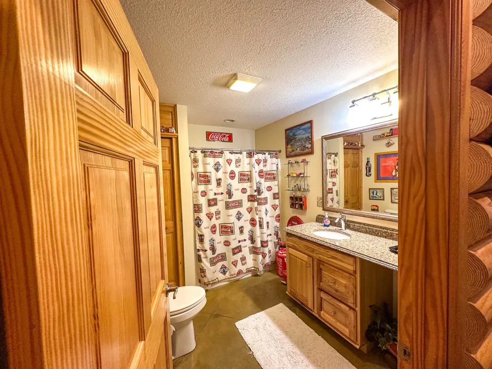 8157 NW Kellogg Road Clearwater Township, MI 49612