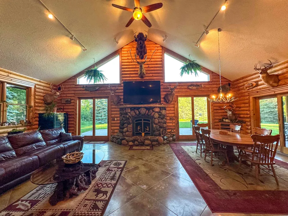 8157 NW Kellogg Road Clearwater Township, MI 49612