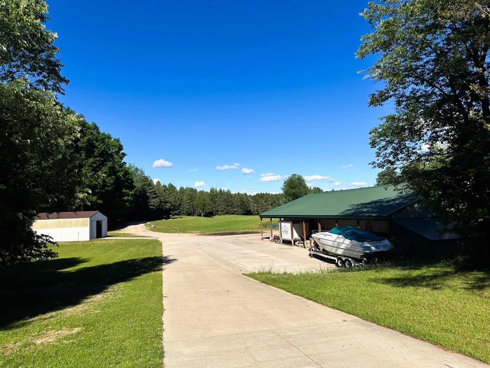 8157 NW Kellogg Road Clearwater Township, MI 49612