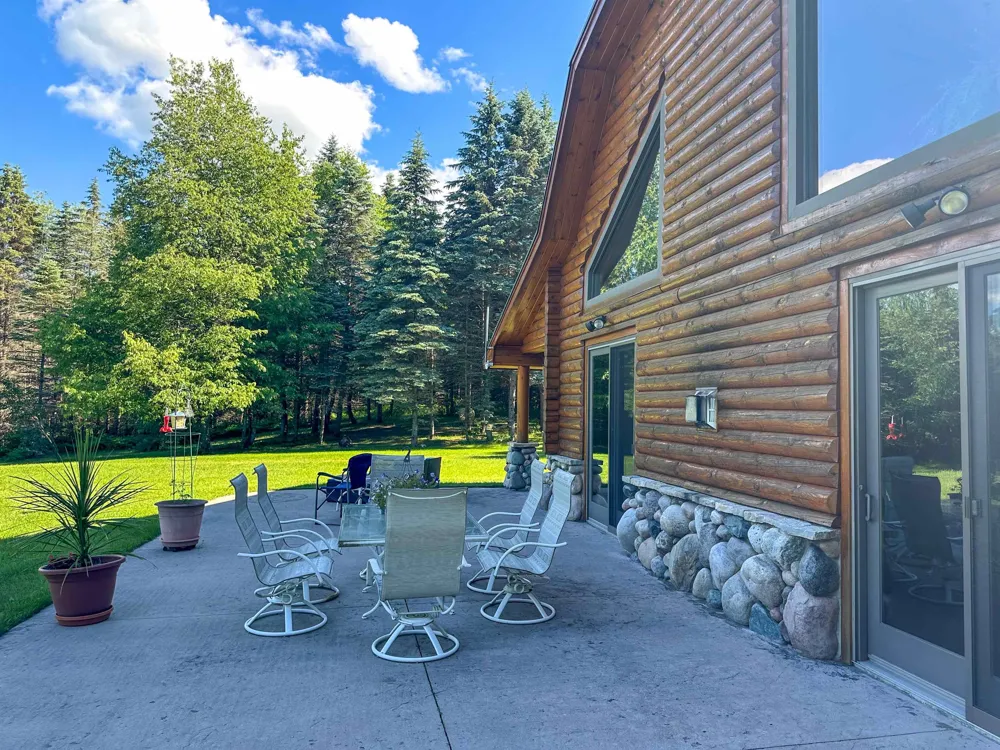 8157 NW Kellogg Road Clearwater Township, MI 49612
