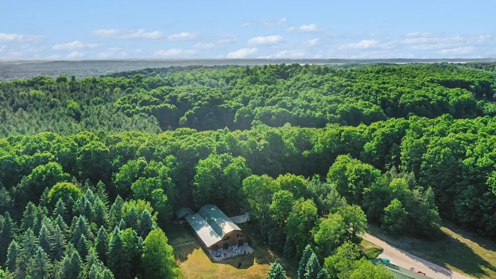 8157 NW Kellogg Road Clearwater Township, MI 49612