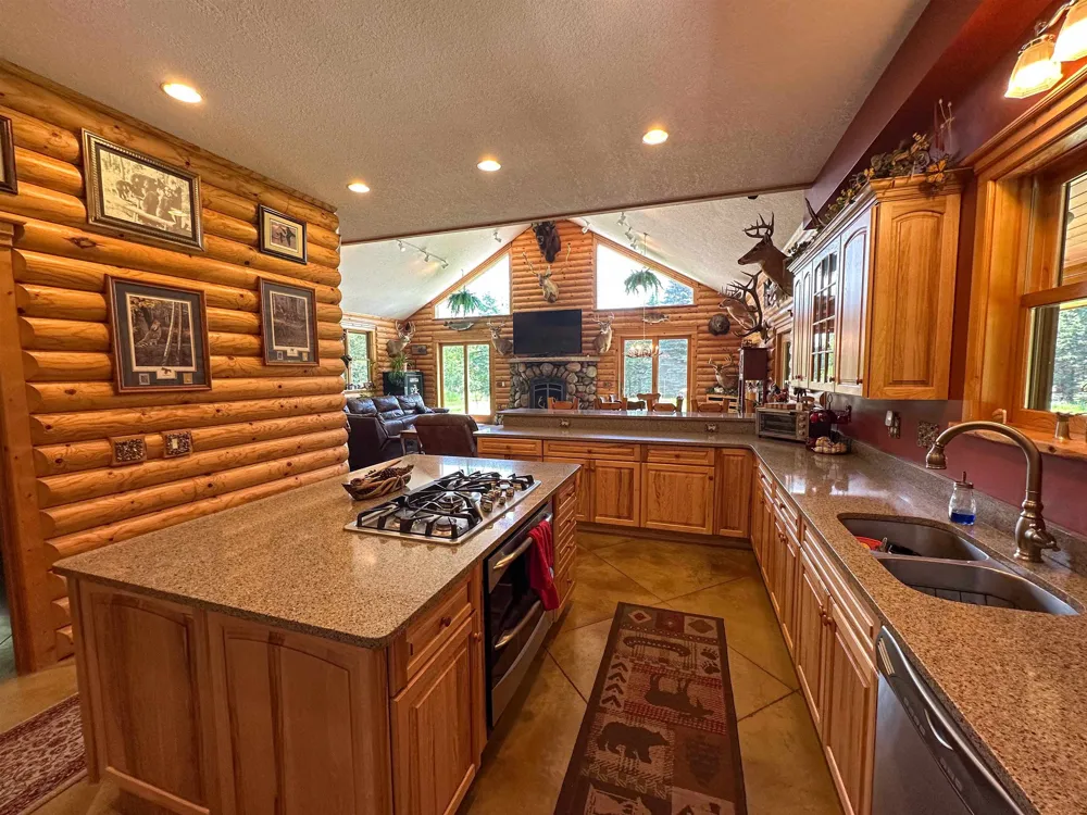8157 NW Kellogg Road Clearwater Township, MI 49612