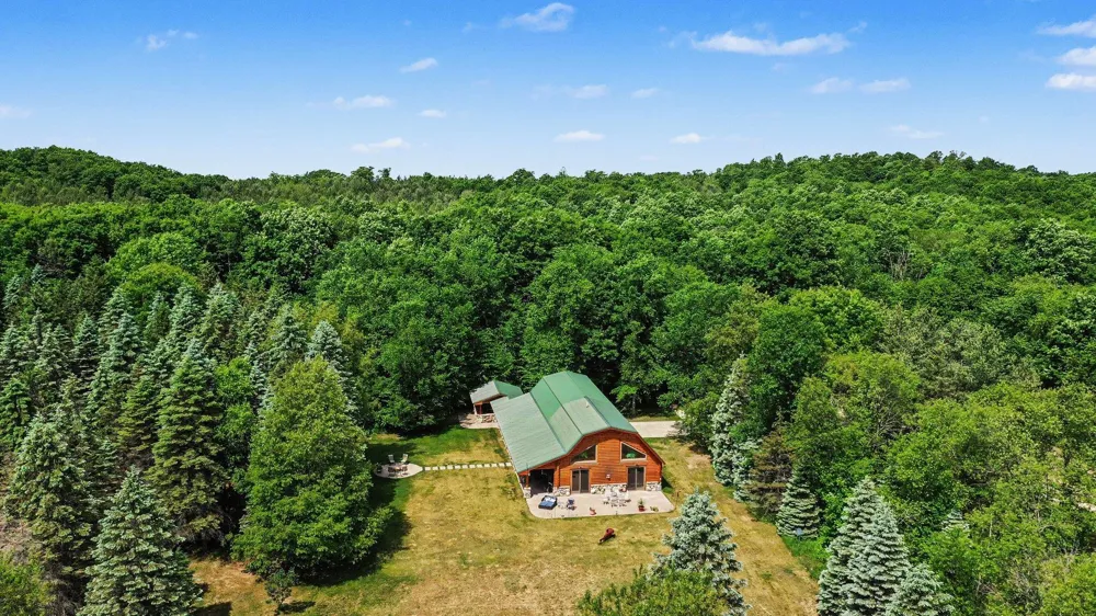 8157 NW Kellogg Road Clearwater Township, MI 49612