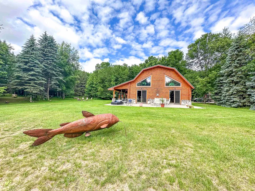 8157 NW Kellogg Road Clearwater Township, MI 49612