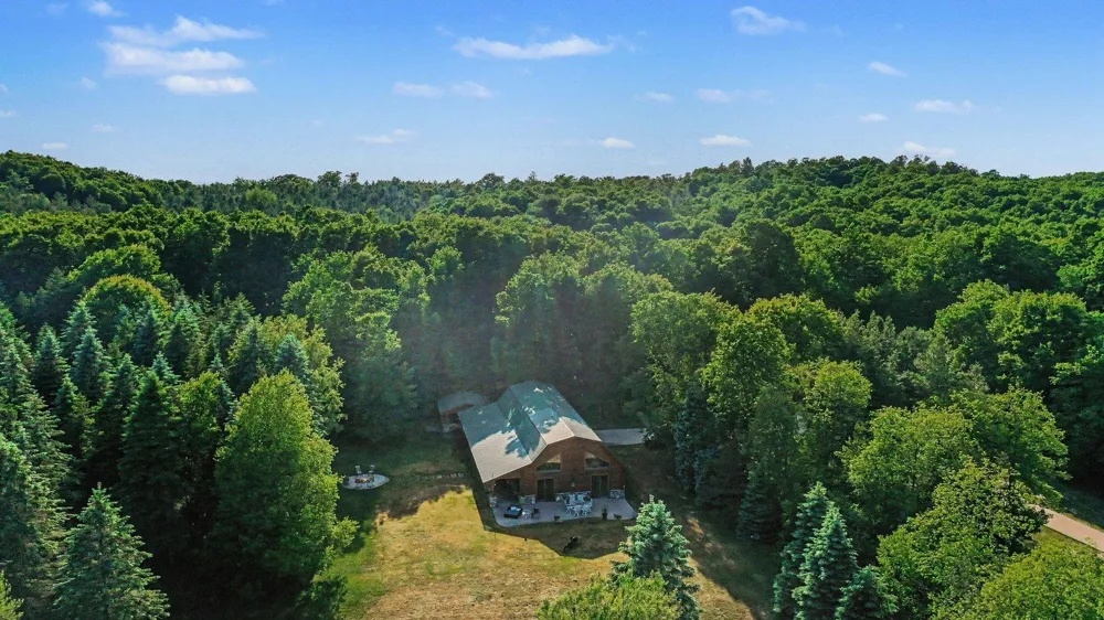 8157 NW Kellogg Road Clearwater Township, MI 49612