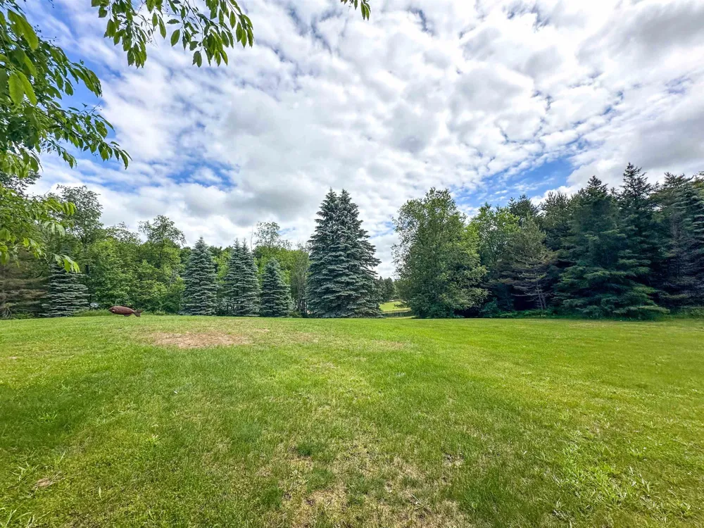 8157 NW Kellogg Road Clearwater Township, MI 49612